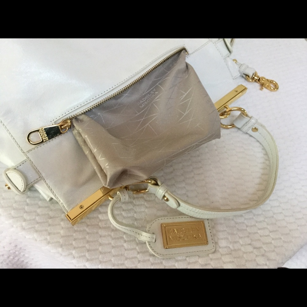 Badgley Michka Women Large White gold Handbag Purse Turn lock - Picture 16 of 16